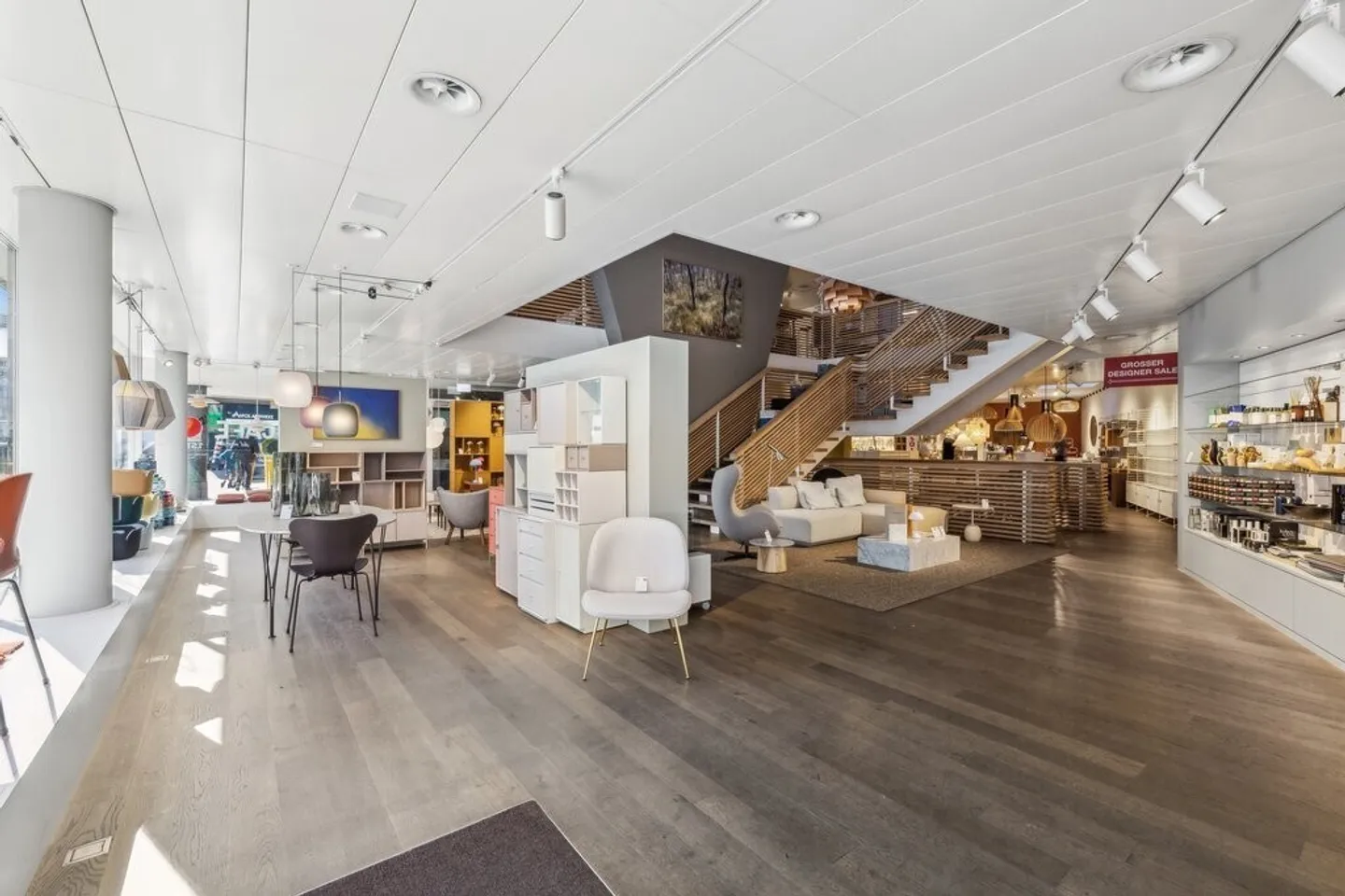 Espace attrayant avec vitrine dans le meilleur emplacement à Bâle ! - Photo 2 sur 12