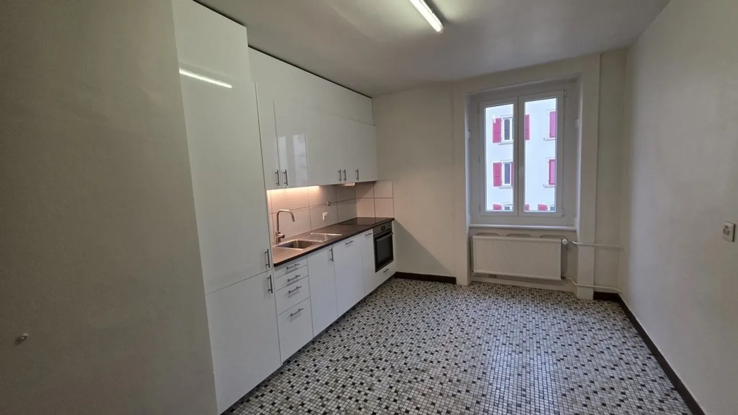 Appartement Charmant avec Balcon - Photo 2 sur 10