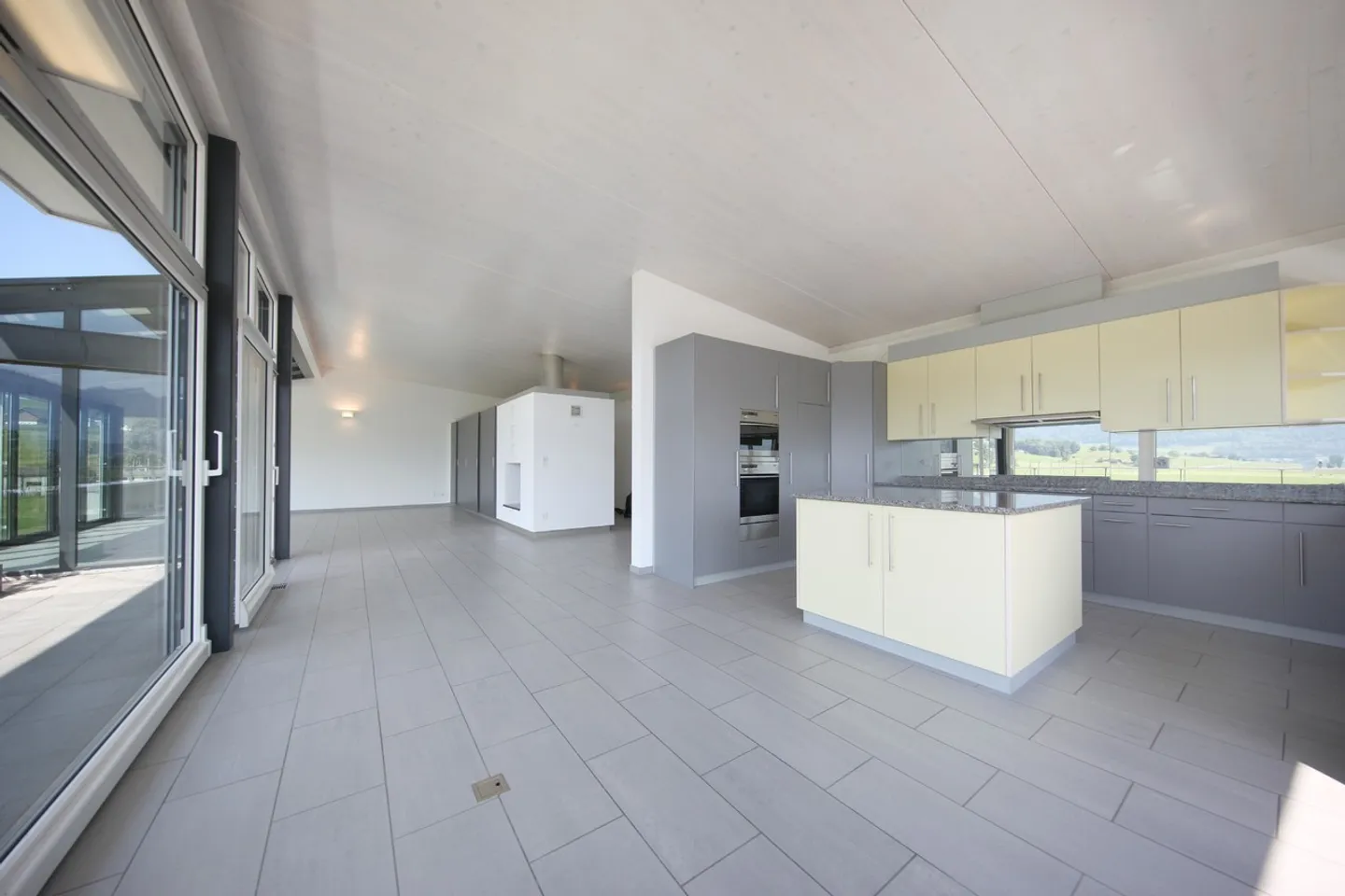 Traumhafte Attikawohnung mit unverbaubarer Weitsicht  - Foto 4 von 17