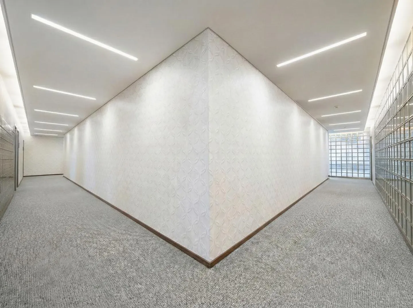 Representative Office Space with 860 m2 - Photo 10 of 12
