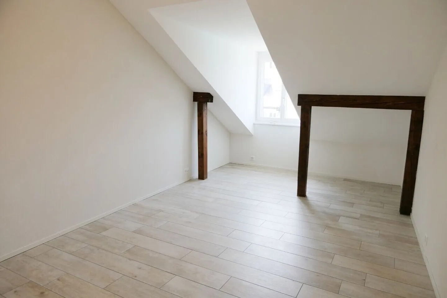 Splendido appartamento duplex di 5,5 stanze nel cuore del villaggio - Foto 4 di 8