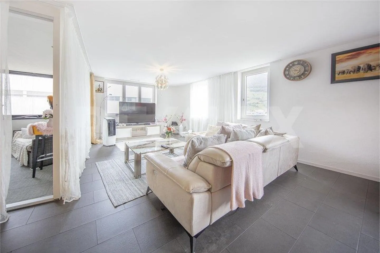 Stylish living with a view of the Mythen - modern 4.5-room condominium in Ibach SZ - Photo 5 of 13