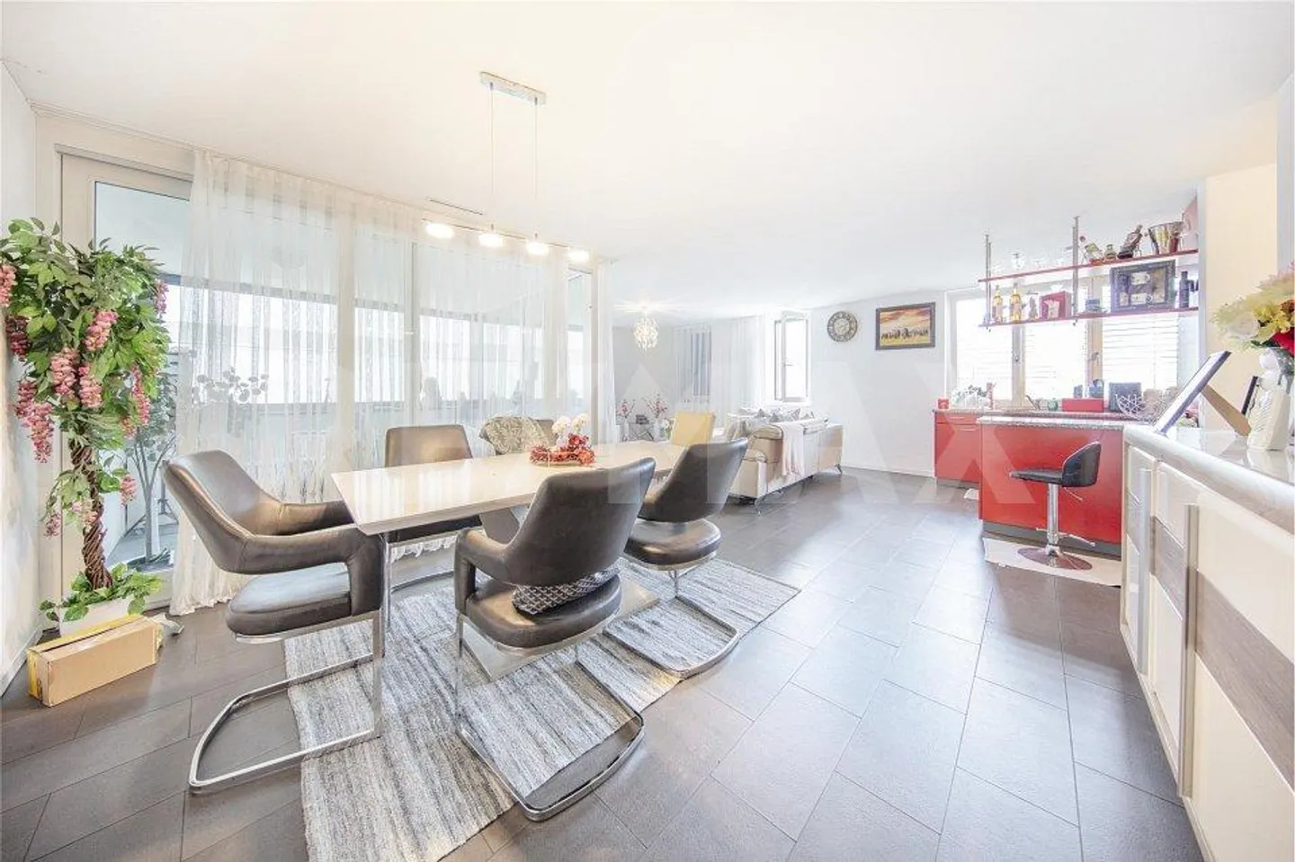 Stylish living with a view of the Mythen - modern 4.5-room condominium in Ibach SZ - Photo 10 of 13