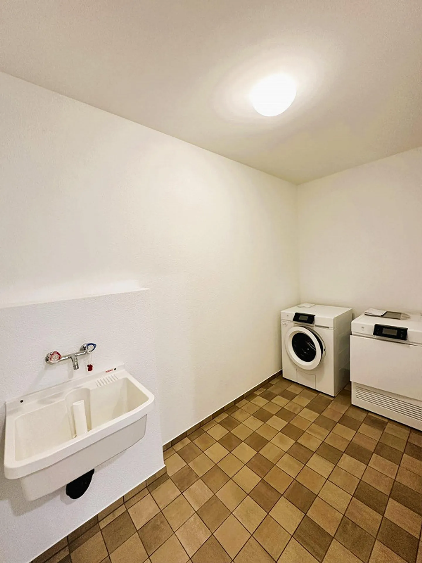 Appartamento 4.5 locali con ampia terrazza - Foto 8 di 12