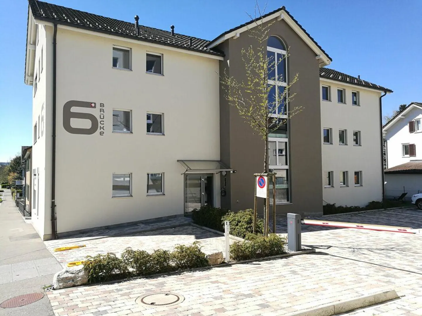 Grenznahe und grosszügige 2½-Zimmer Wohnung im Erdgeschoss - Foto 1 von 7