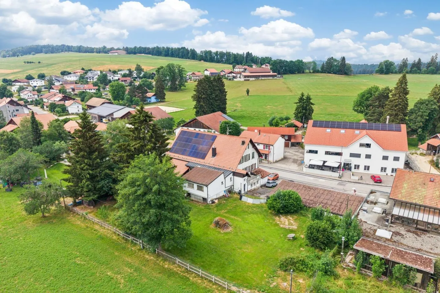 Lajoux, Franches-Montagnes | Gemischte Liegenschaft & Anwesen mit Potenzial - Photo 1 sur 13