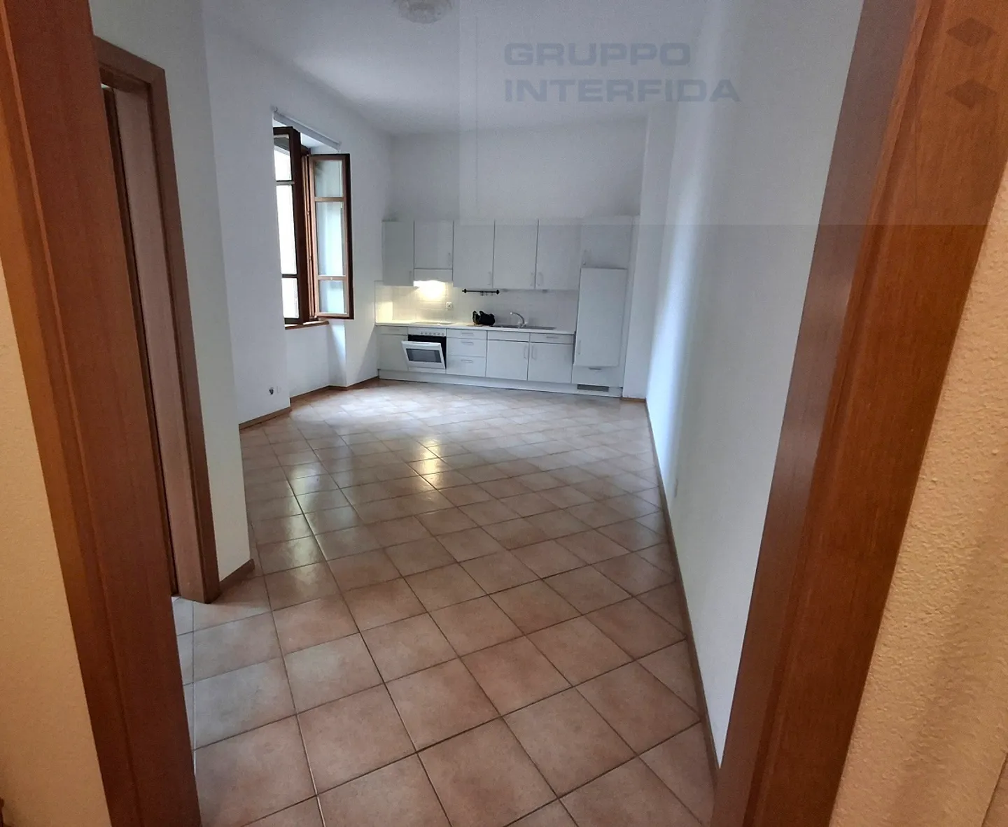 LUMINOSO APPARTAMENTO - PRIMA PIGIONE GRATUITA - Foto 2 di 6