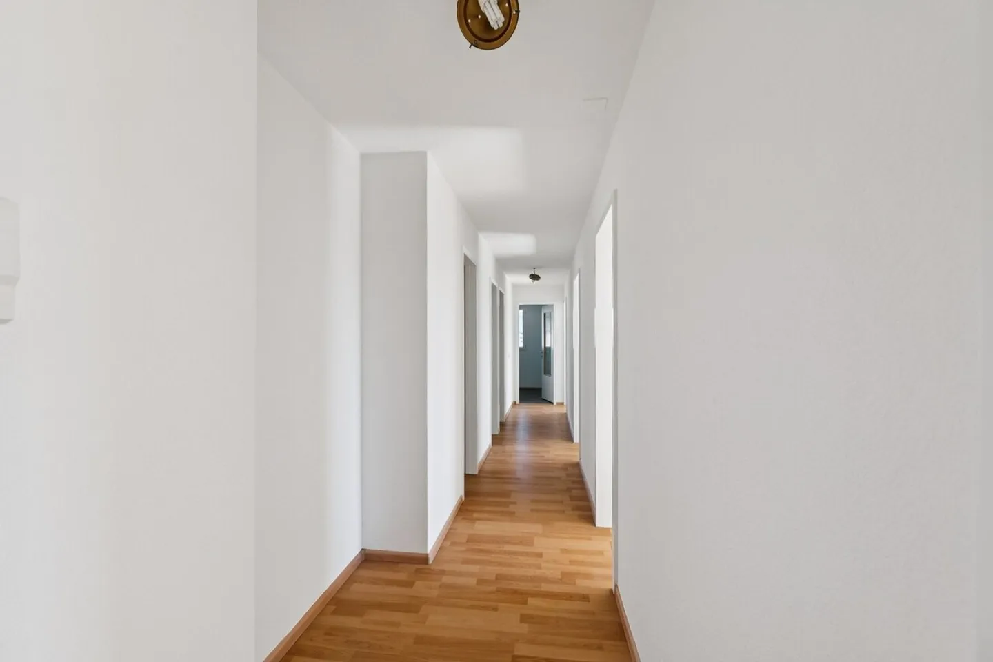 Appartamento ristrutturato con balcone - Foto 7 di 11