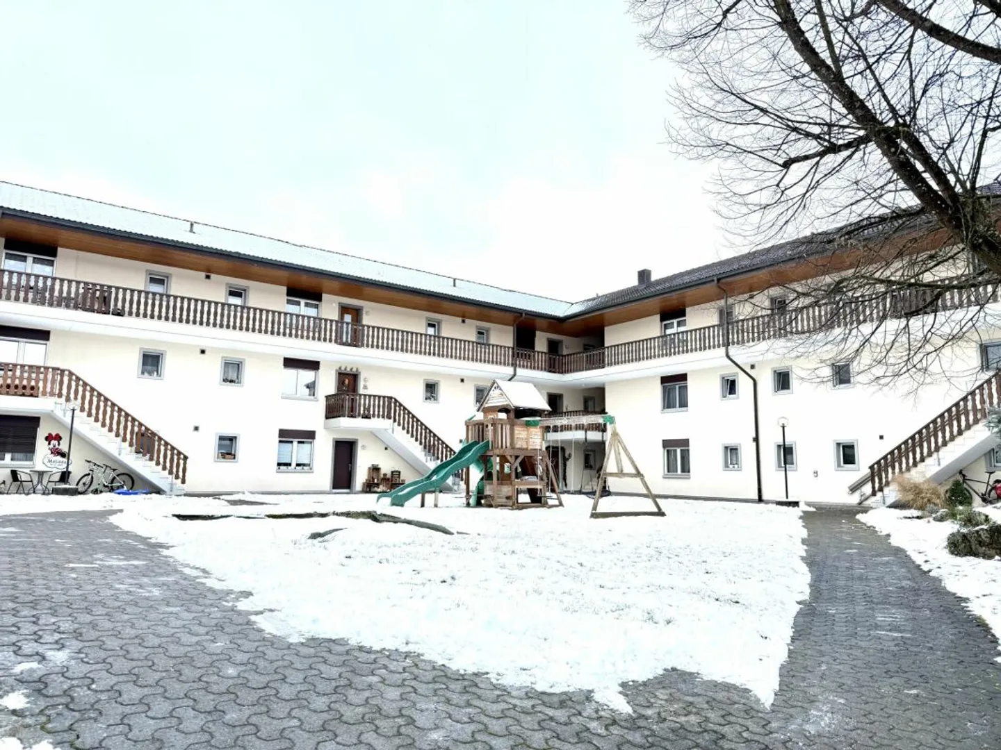 Vie confortable entre nature et quotidien avec balcon - Photo 1 sur 7