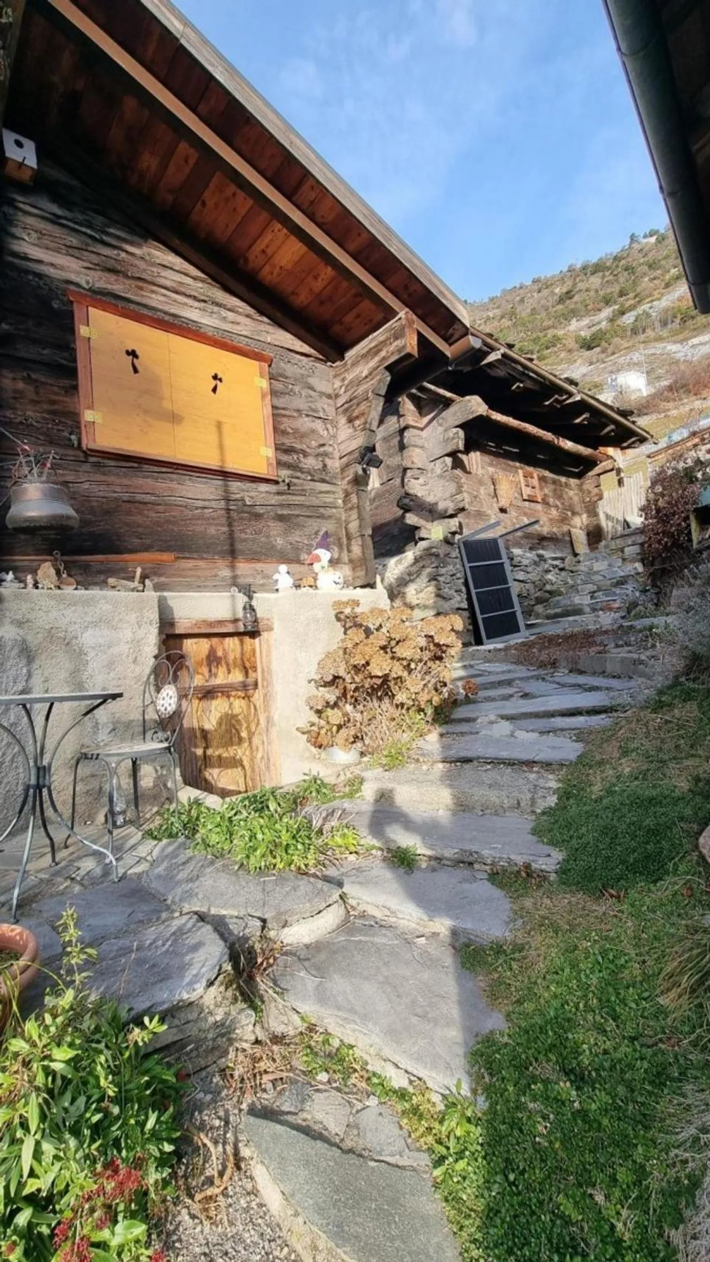 Extraordinary Ensemble in Hohtenn - Photo 6 of 13