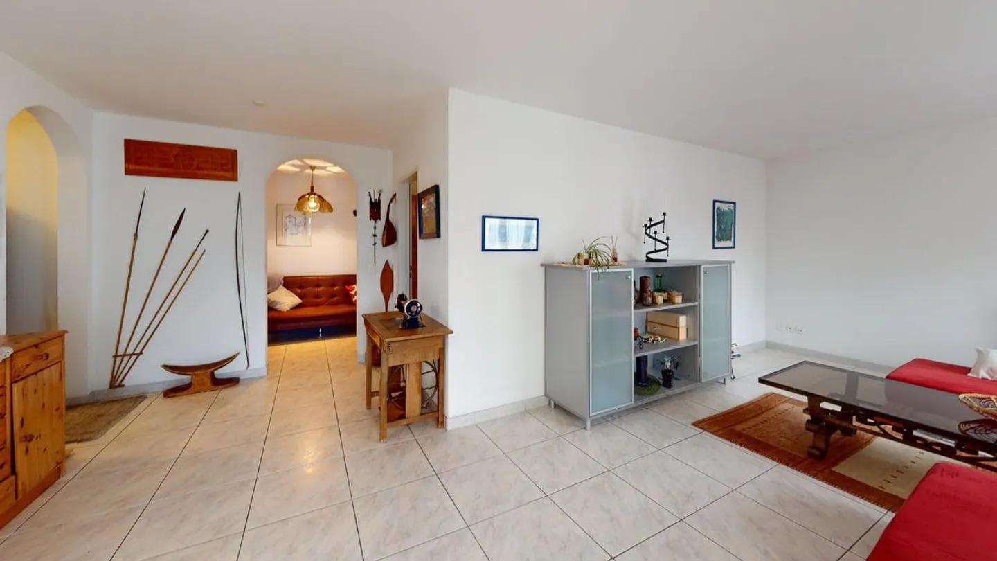 Condominium attrayant et bien entretenu dans un emplacement bien desservi - Photo 2 sur 14