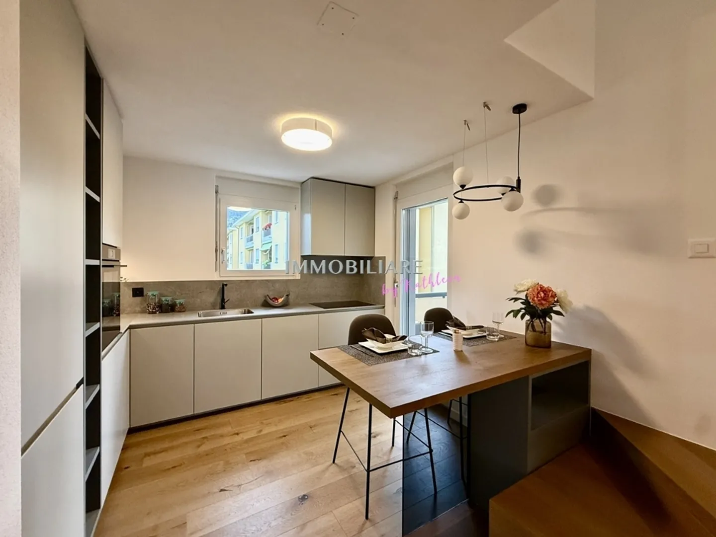 Ensoleillé, calme, central, rénové, facilement accessible par les transports en commun : Appartement avec jardin - Photo 1 sur 13