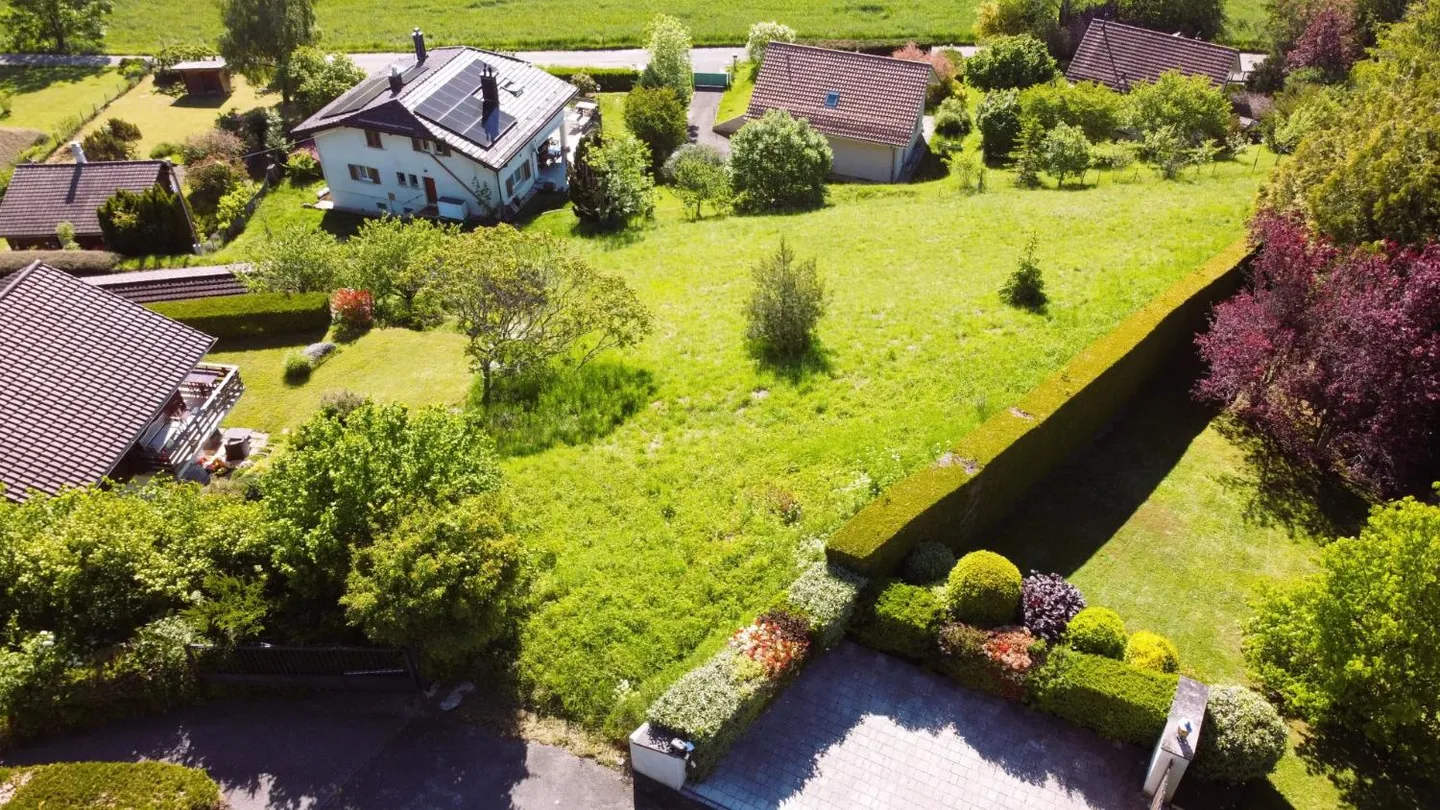Building plot in a quiet and green environment - Photo 1 of 2