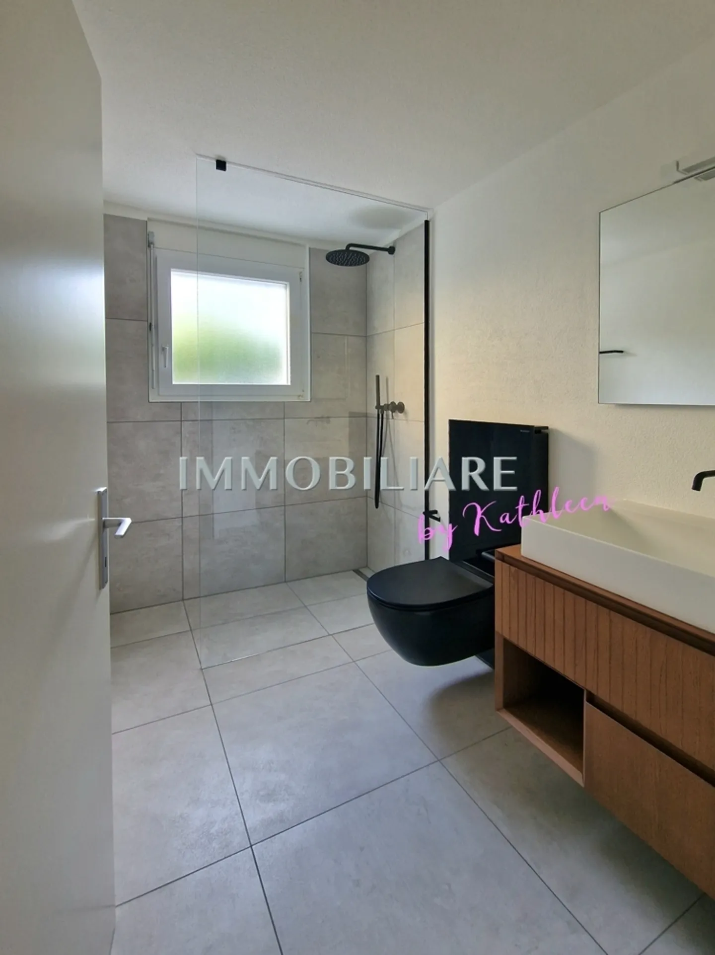 Ensoleillé, calme, central, rénové, facilement accessible par les transports en commun : Appartement avec jardin - Photo 11 sur 13