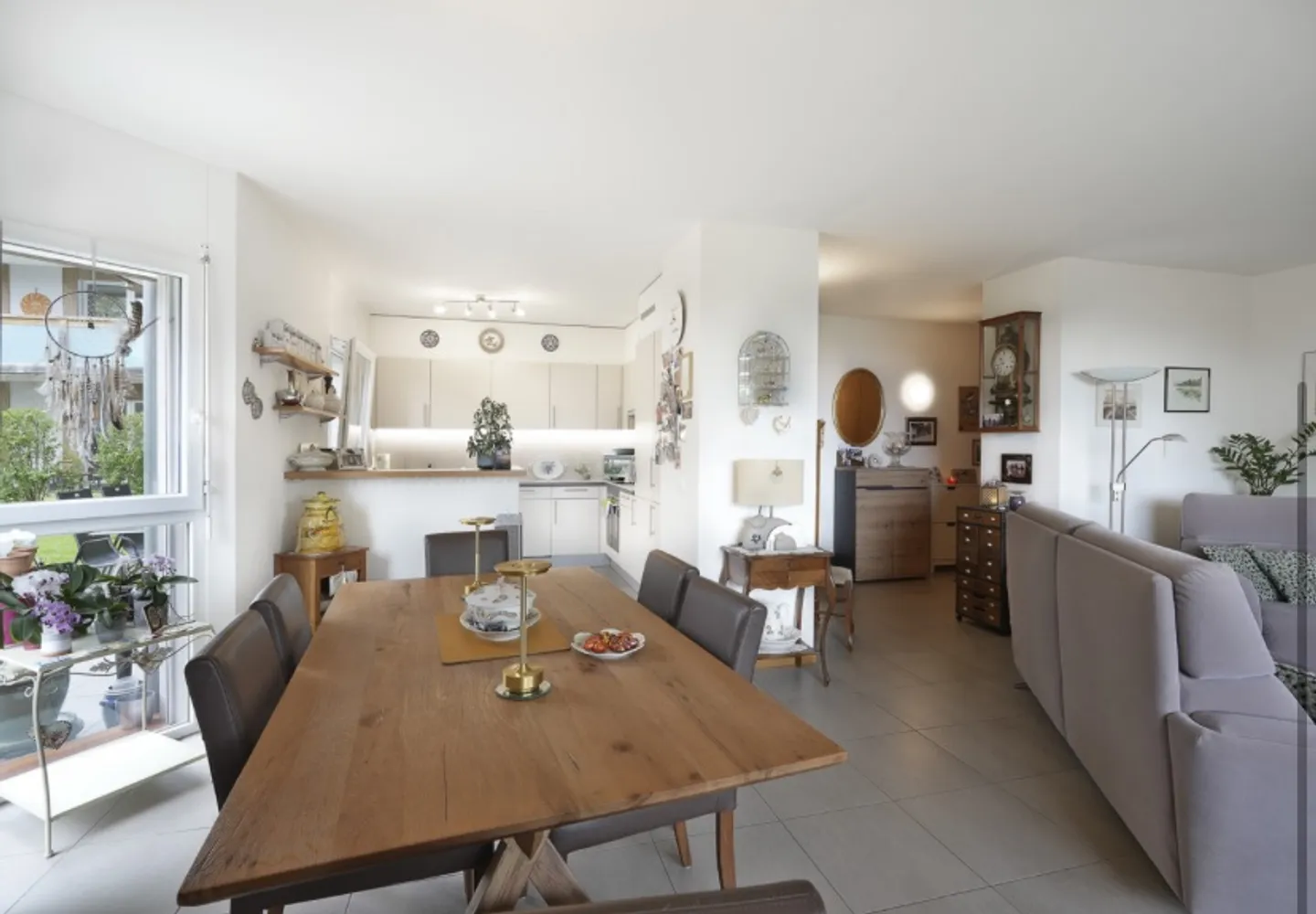 Magnificent Apartment with a View of the Plain - Photo 6 of 13