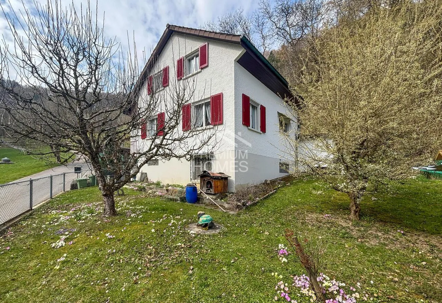 Ideal Retreat Oasis for Nature Lovers - Photo 1 of 8