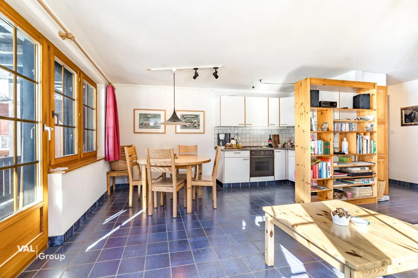 Charming 3.5-Room Vacation Apartment - Photo 3 of 13