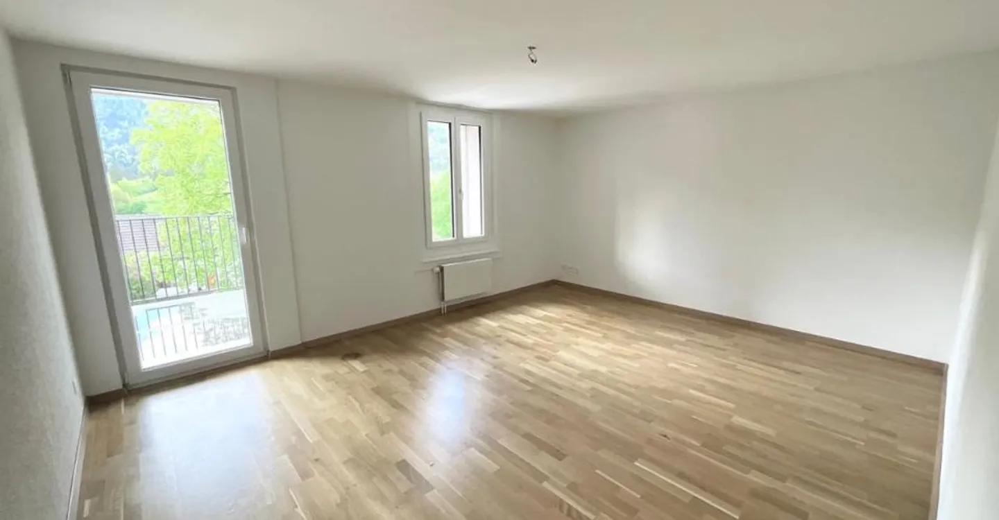 Bellissimo appartamento luminoso di 3 stanze con balcone e vista libera - Foto 2 di 7