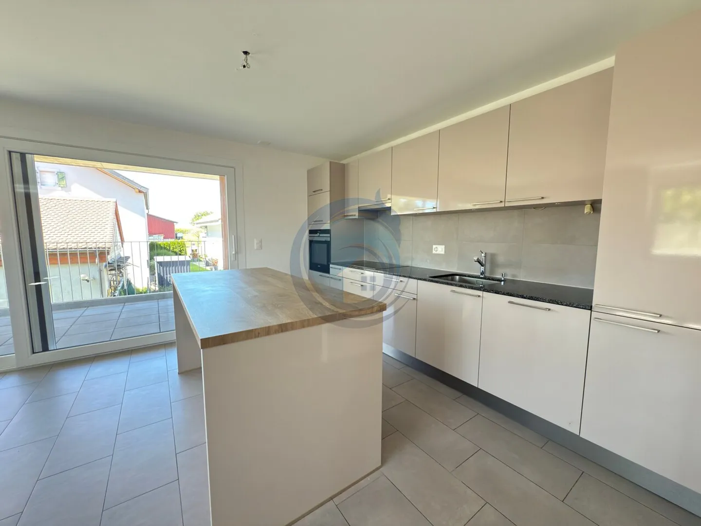 MAGNIFICO APPARTAMENTO DI 4.5 LOCALI CON BALCONE - Foto 7 di 13