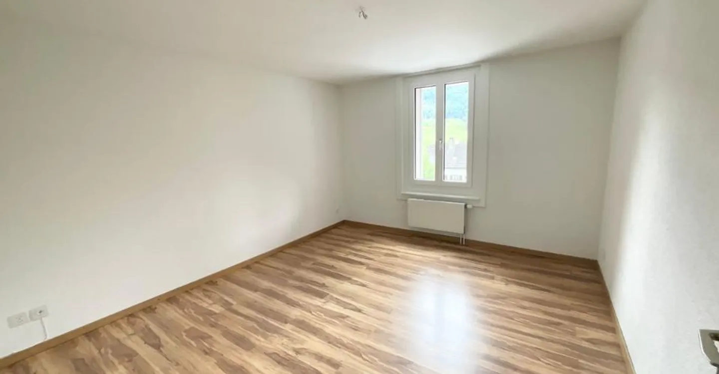 Bellissimo appartamento luminoso di 3 stanze con balcone e vista libera - Foto 6 di 7