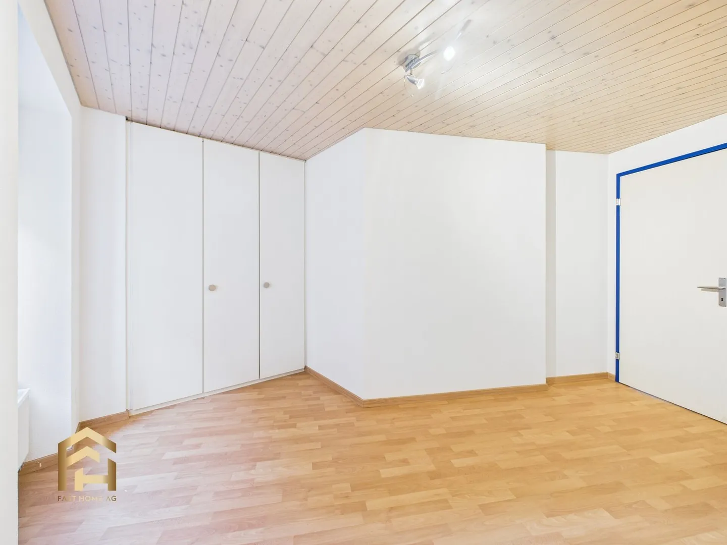 Unique 4.5-room apartment, charming, well-kept and centrally located in the village center - Photo 4 of 13