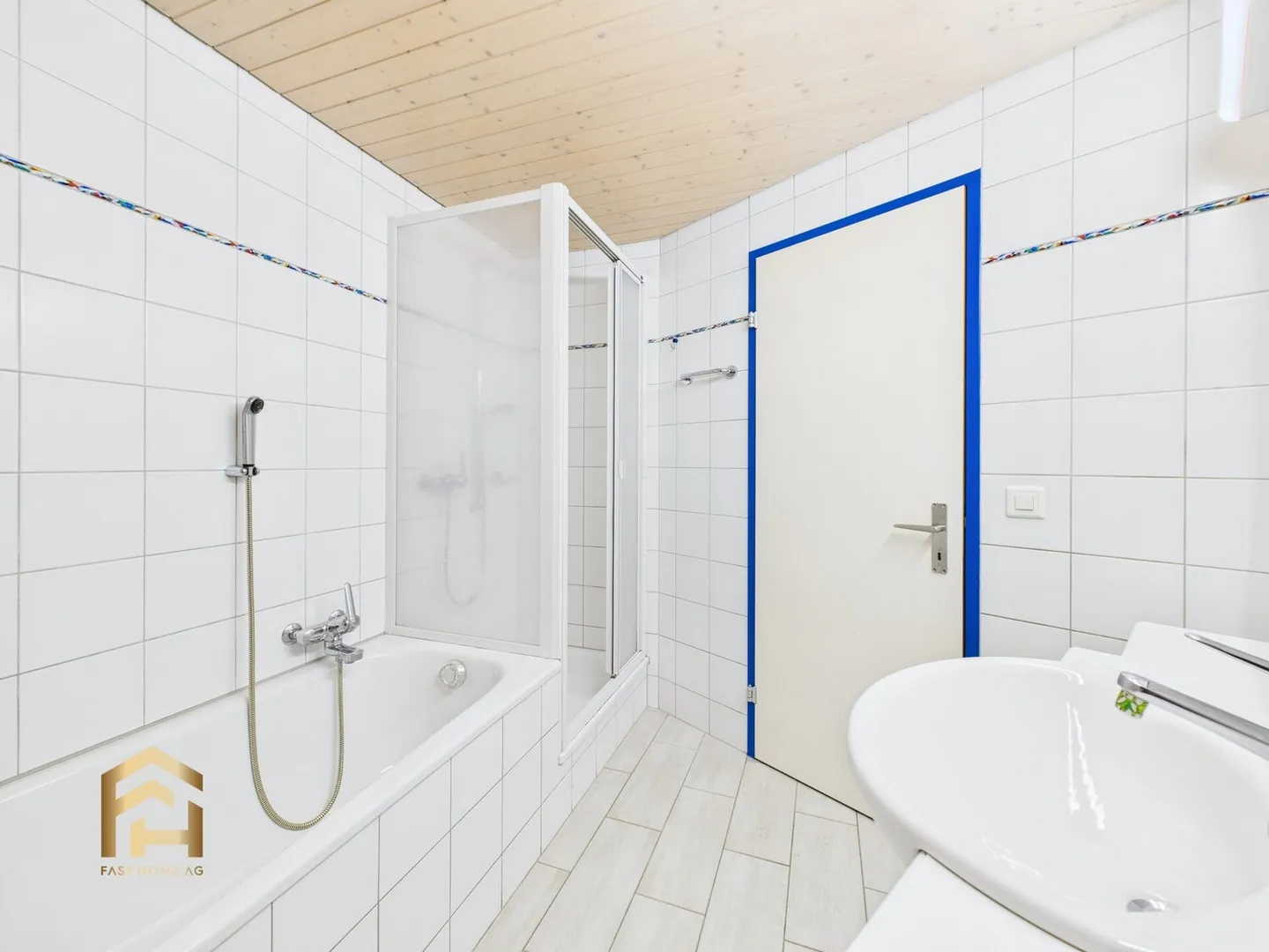 Unique 4.5-room apartment, charming, well-kept and centrally located in the village center - Photo 8 of 13