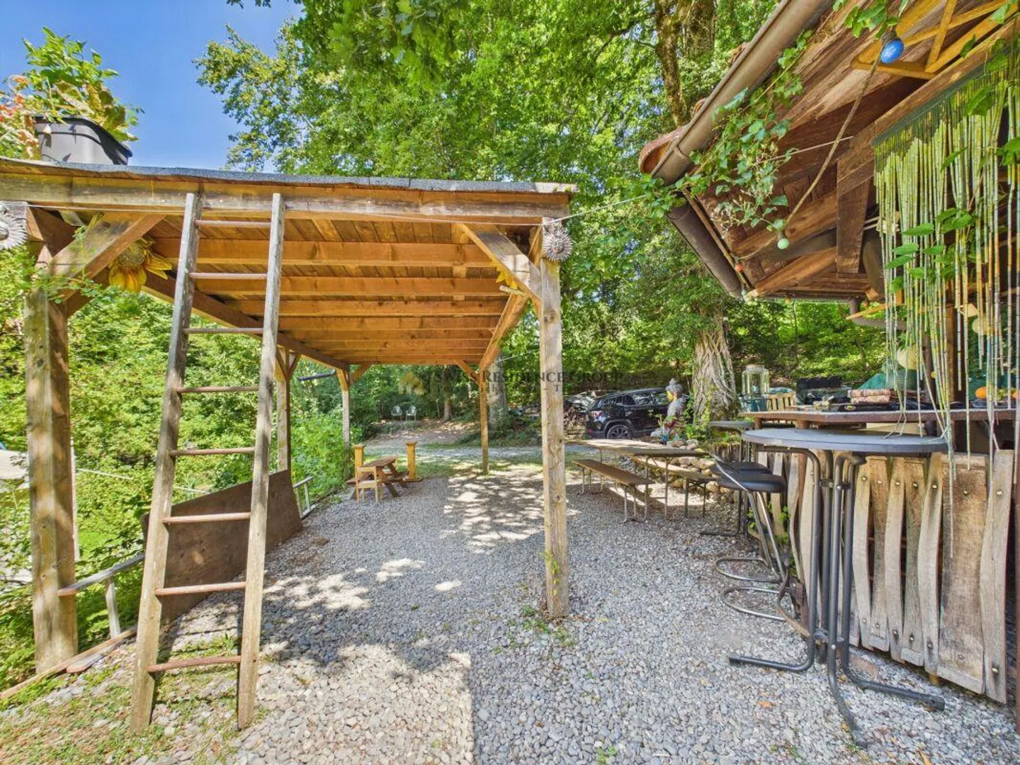 Living in a Clay House on Uetliberg - Photo 10 of 12