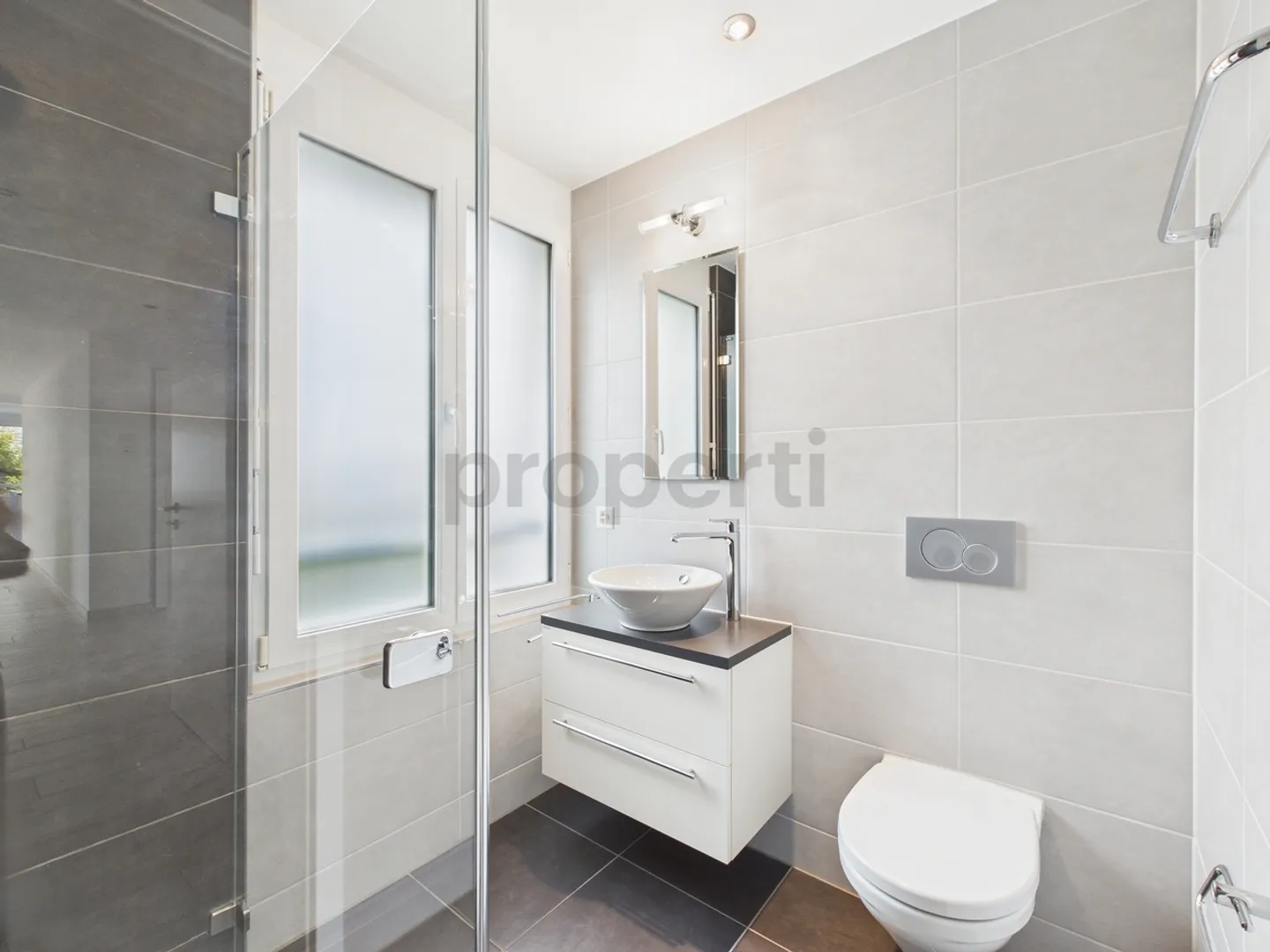 Lichtdurchflutete Traumwohnung in Niederwil AG mit 5.5 Zimmern - Foto 8 von 9