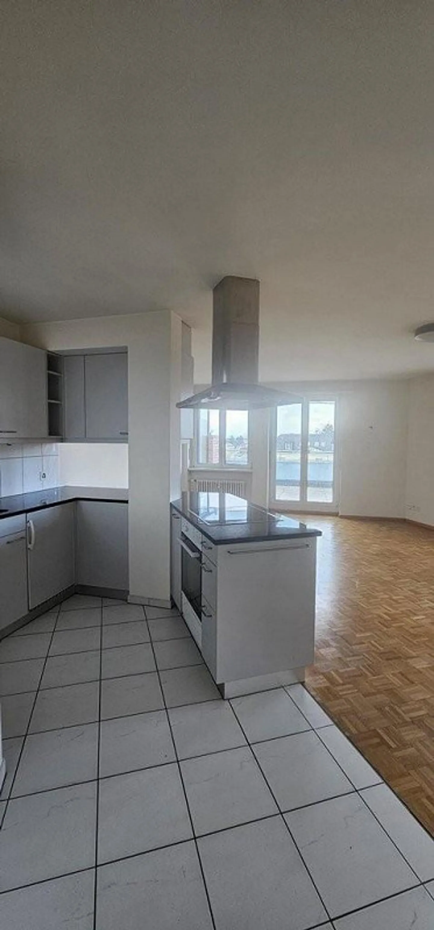 Living in a central location - Photo 2 of 10