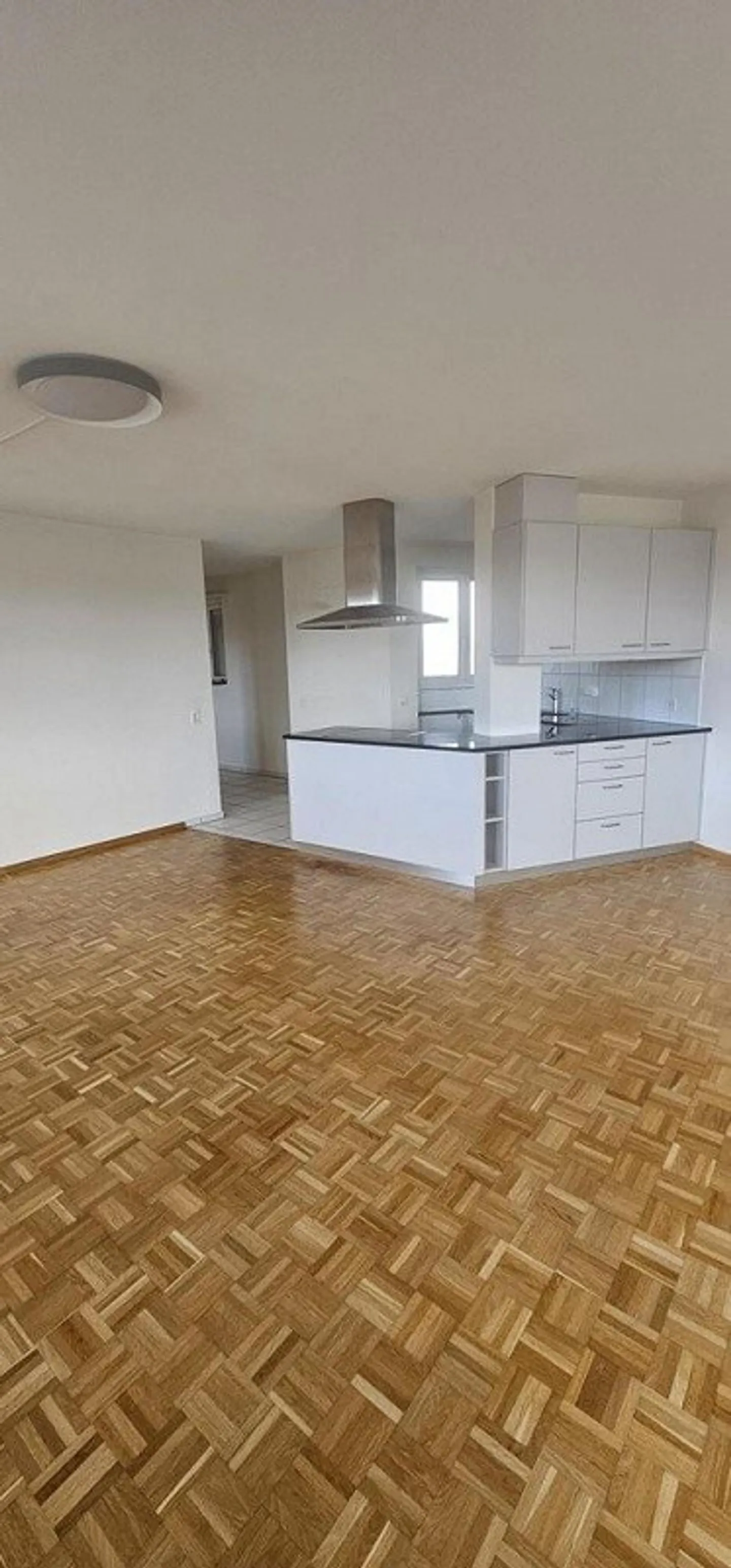 Living in a central location - Photo 4 of 10