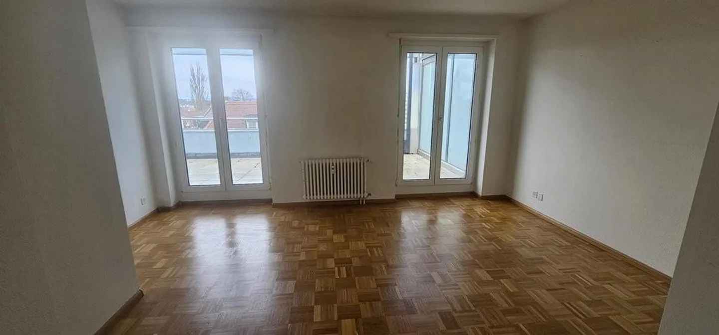 Living in a central location - Photo 6 of 10