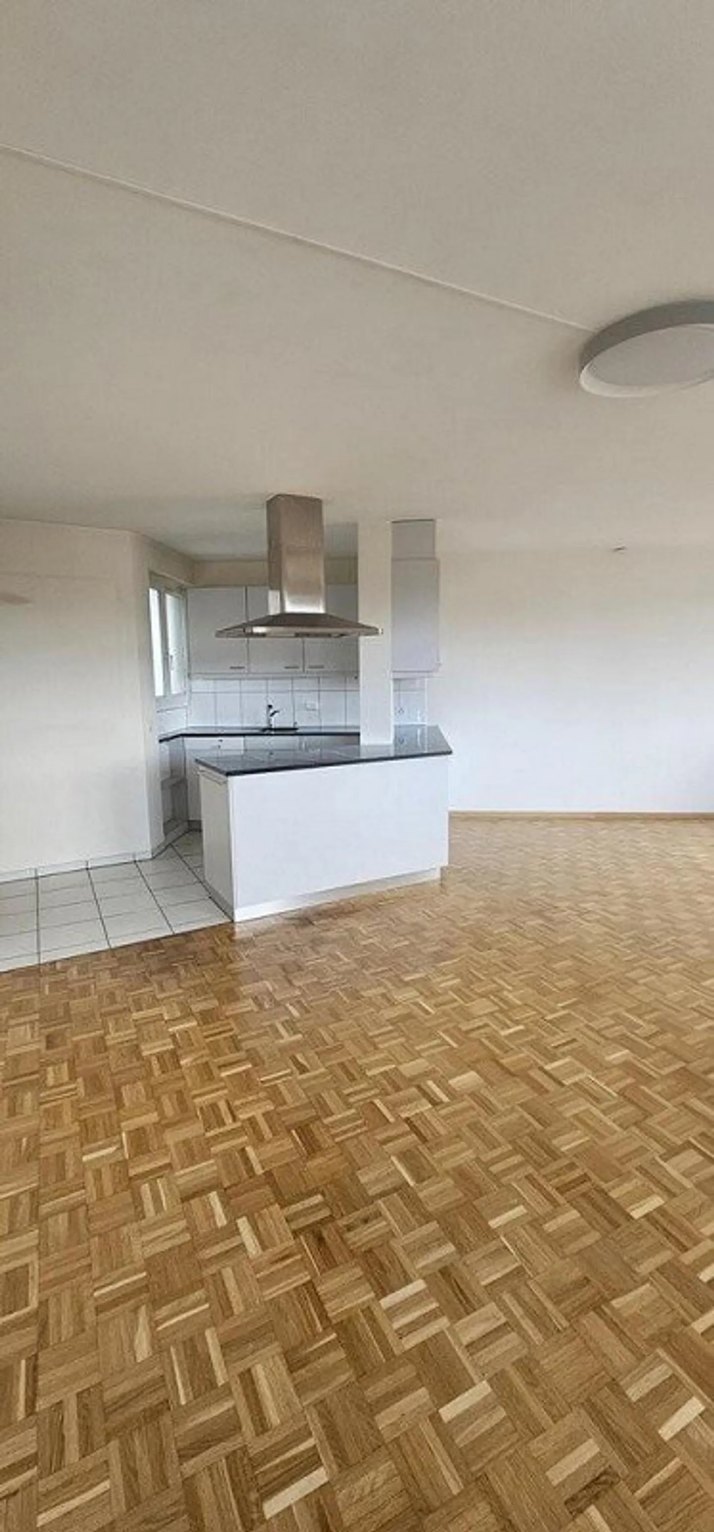 Living in a central location - Photo 3 of 10