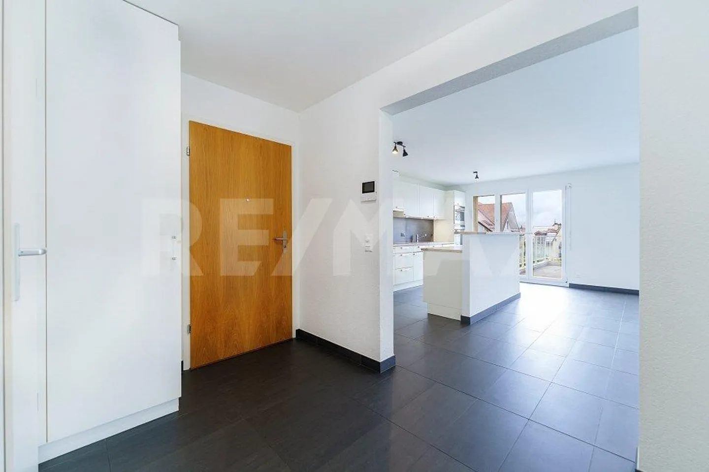 Appartement 4,5 pièces avec  grande terrasse et jardin - Photo 9 sur 13