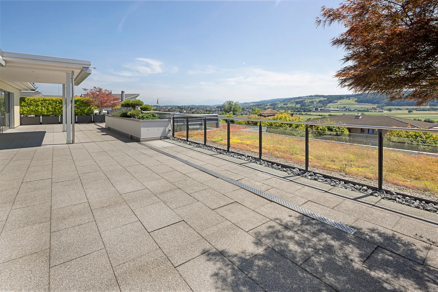 Miracolo di spazio elegante con terrazza e panorama alpino - Foto 1 di 15