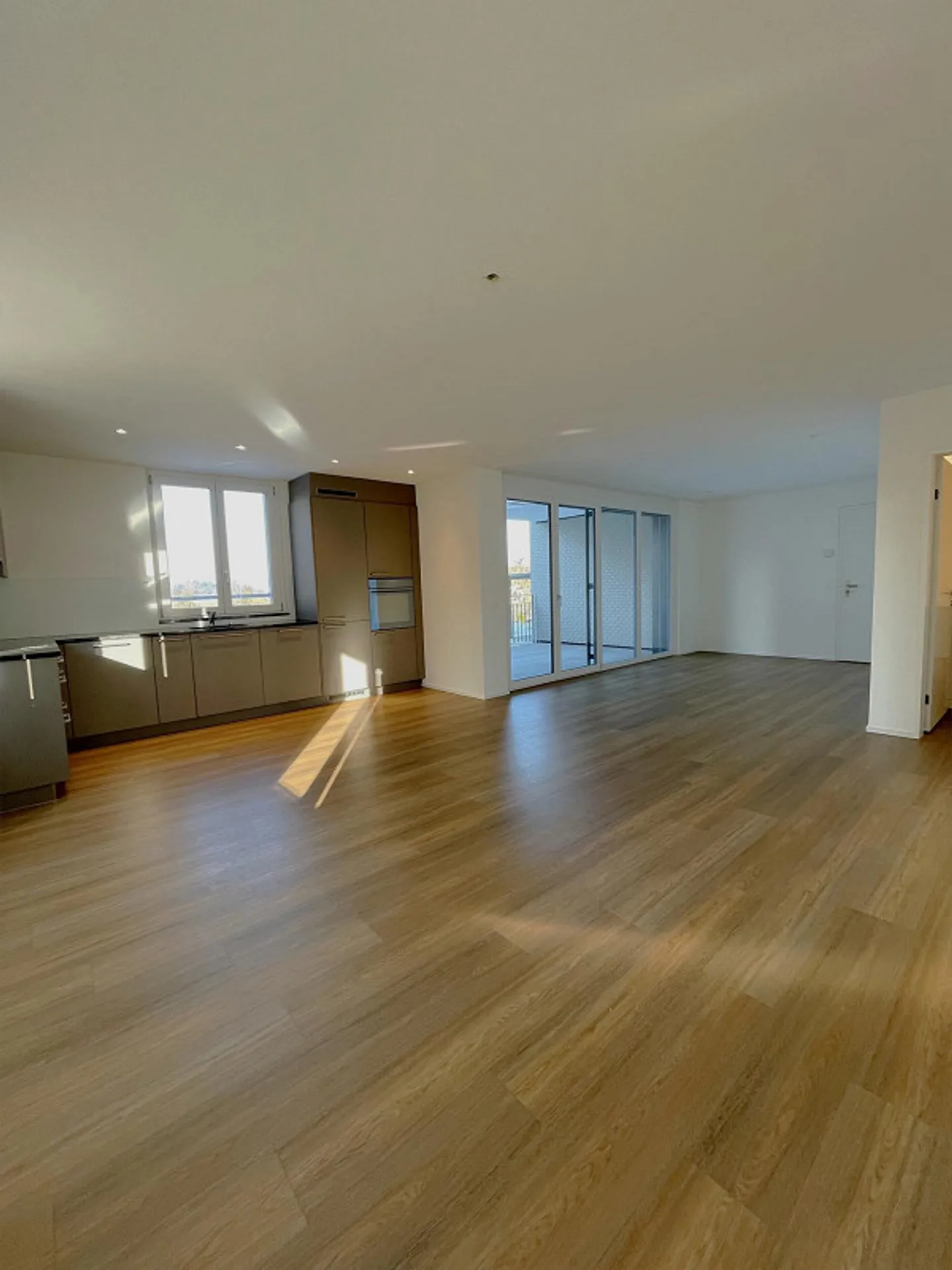 Votre nouveau chez-vous avec vue sur la verdure - Photo 2 sur 9