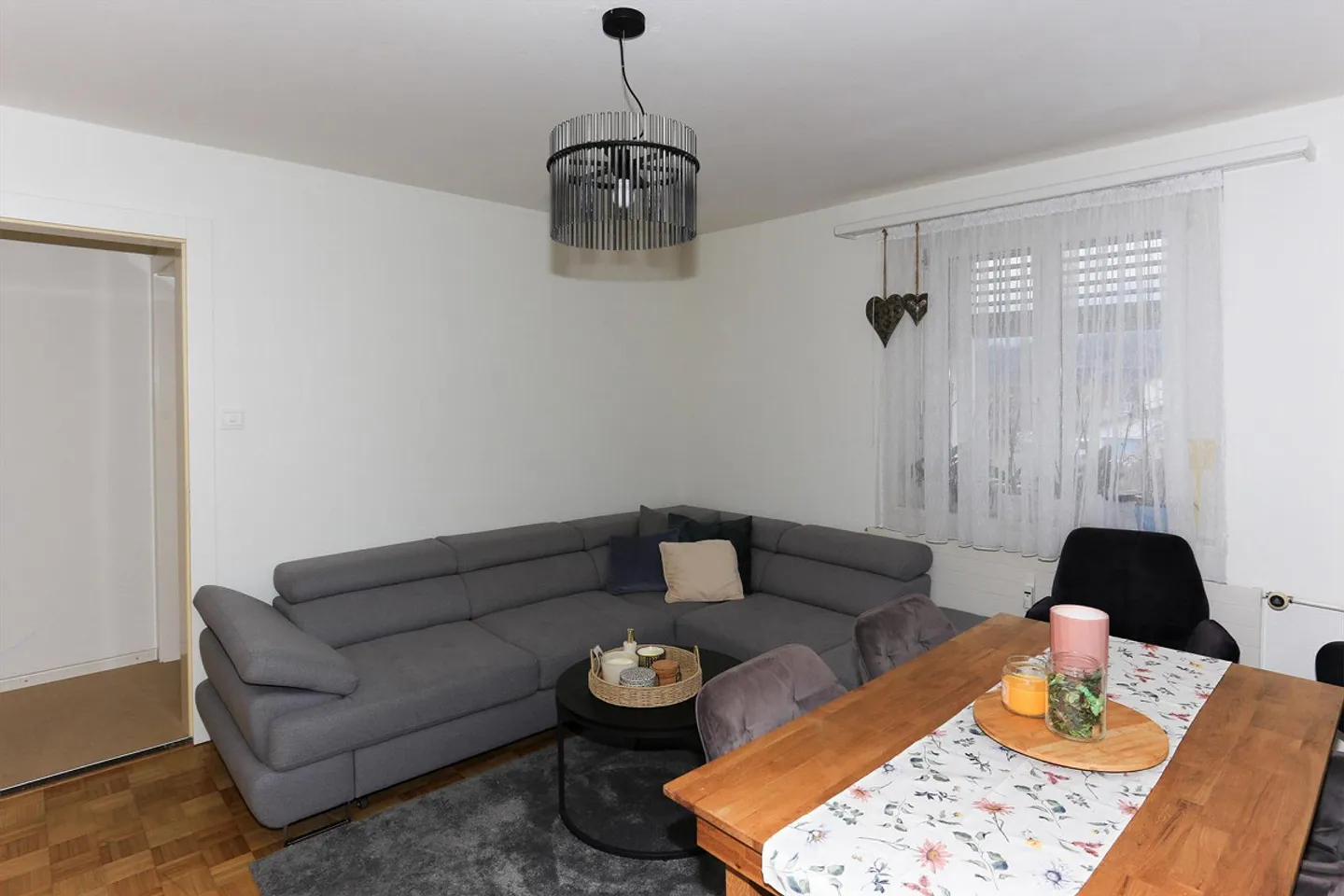 Charmante Wohnung in Sarnen - Foto 1 von 8