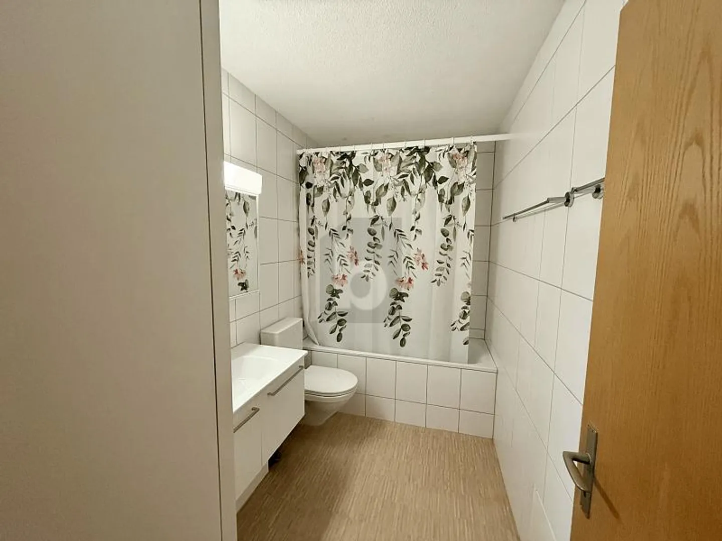 COZY WITH BALCONY - Photo 3 of 6