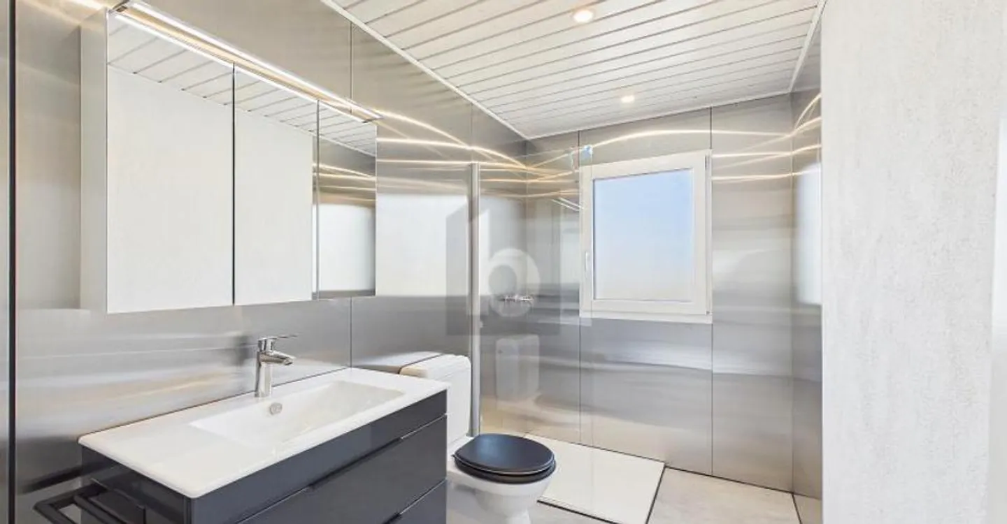 ENERGETISCH SANIERT MIT 1’339 M² UMSCHWUNG - Photo 4 sur 6