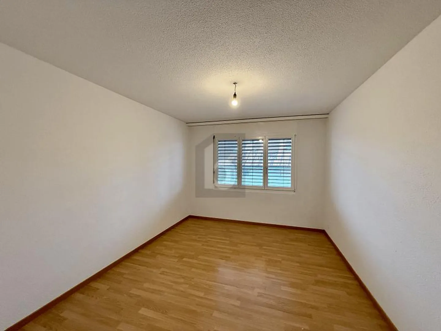 COZY WITH BALCONY - Photo 4 of 6