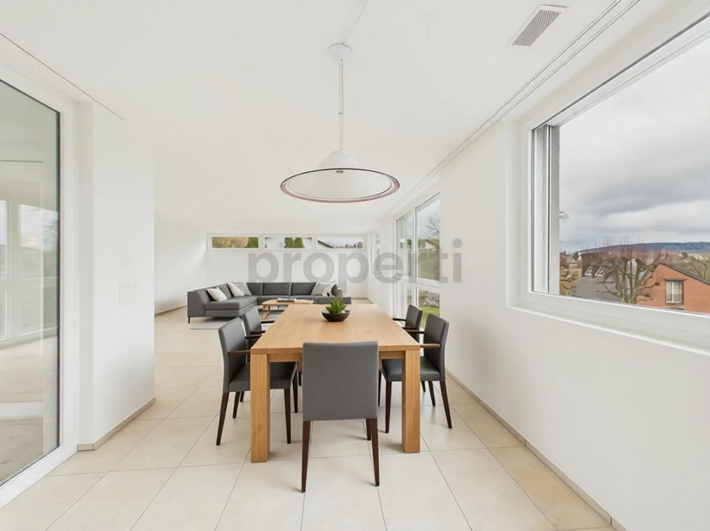 Appartement lumineux de 4,5 pièces avec balcon et part de jardin, Zumikon - Photo 4 sur 16