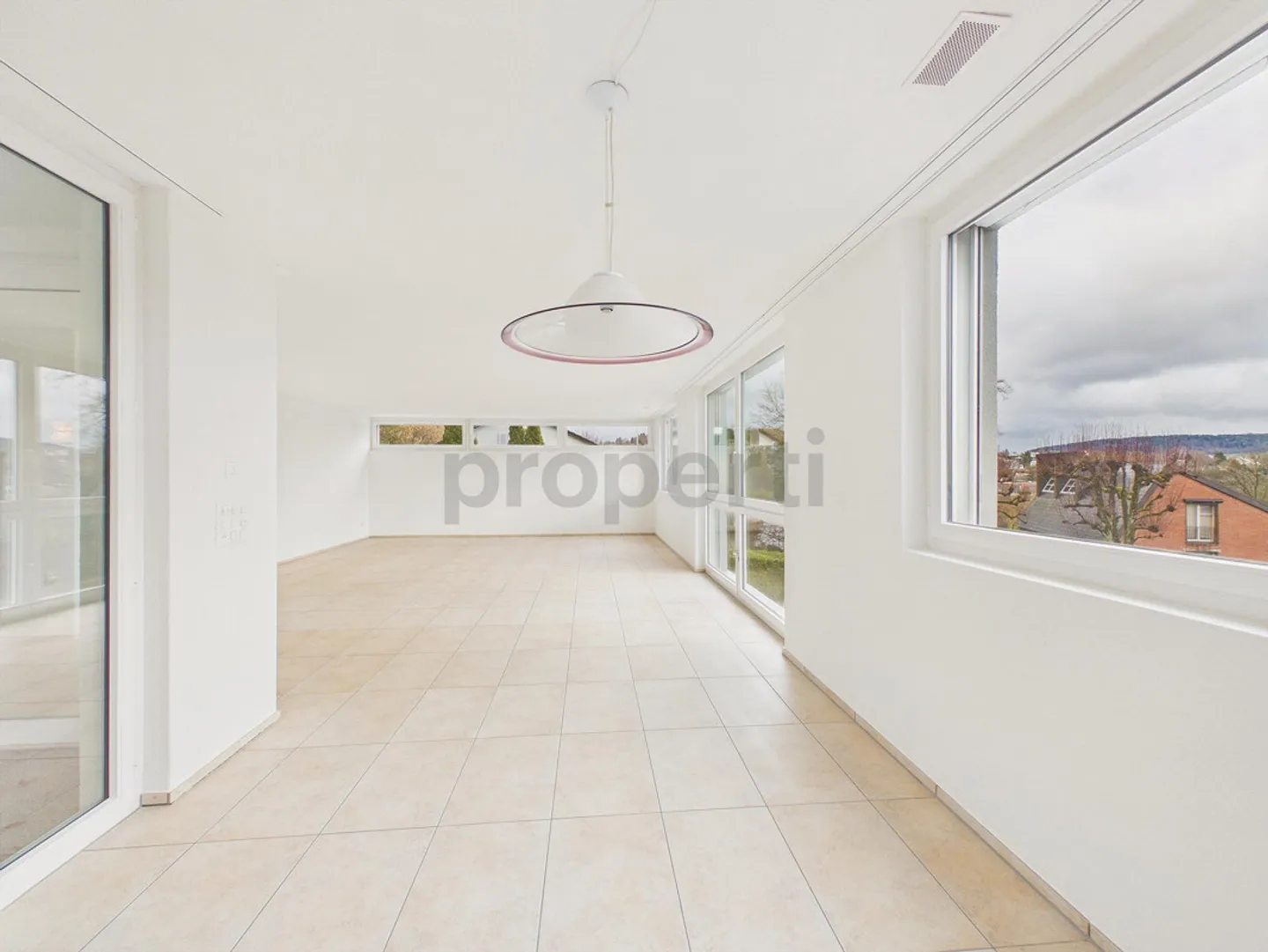 Appartement lumineux de 4,5 pièces avec balcon et part de jardin, Zumikon - Photo 5 sur 16