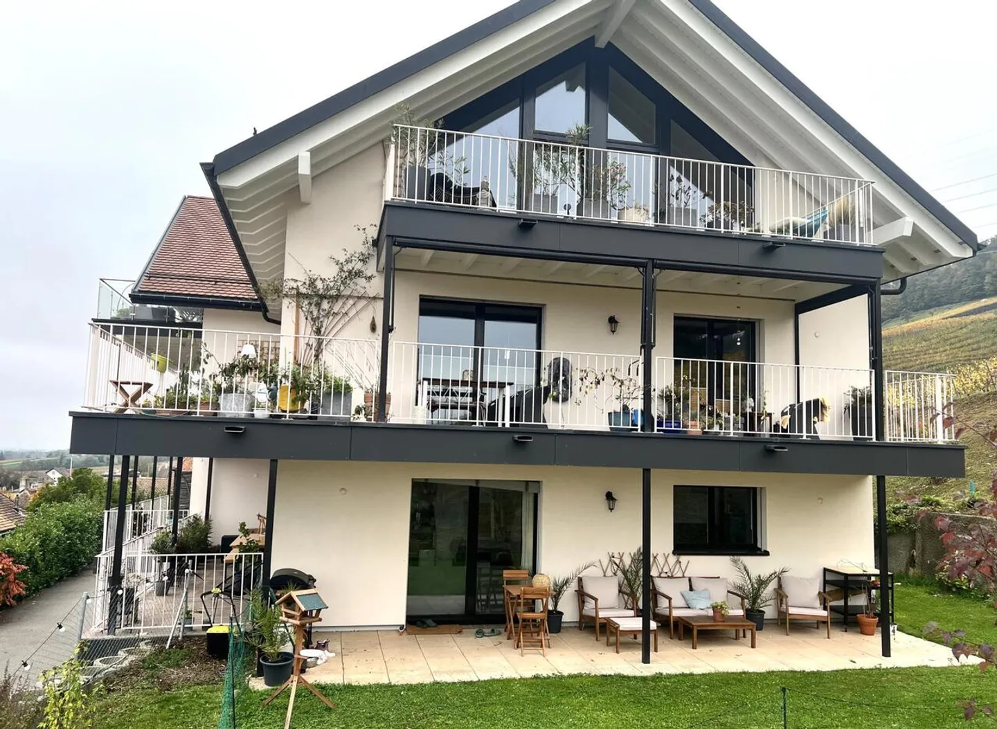 Bel appartement de 3,5 pièces avec balcon et jardin - Foto 1 di 5