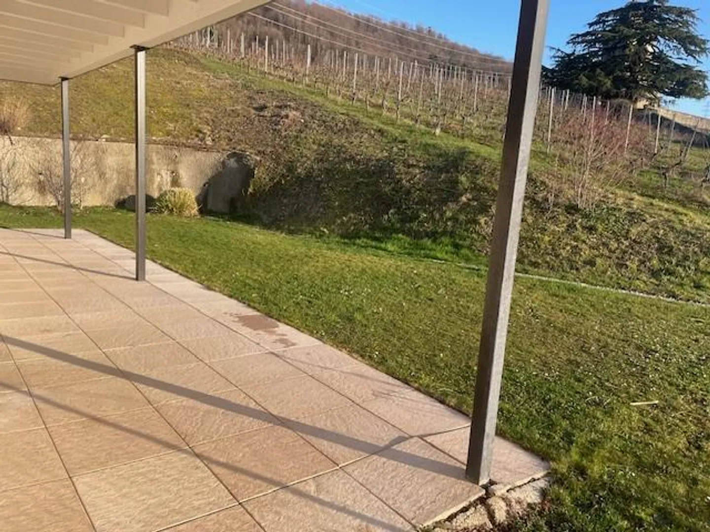 Bel appartement de 3,5 pièces avec balcon et jardin - Foto 2 di 5