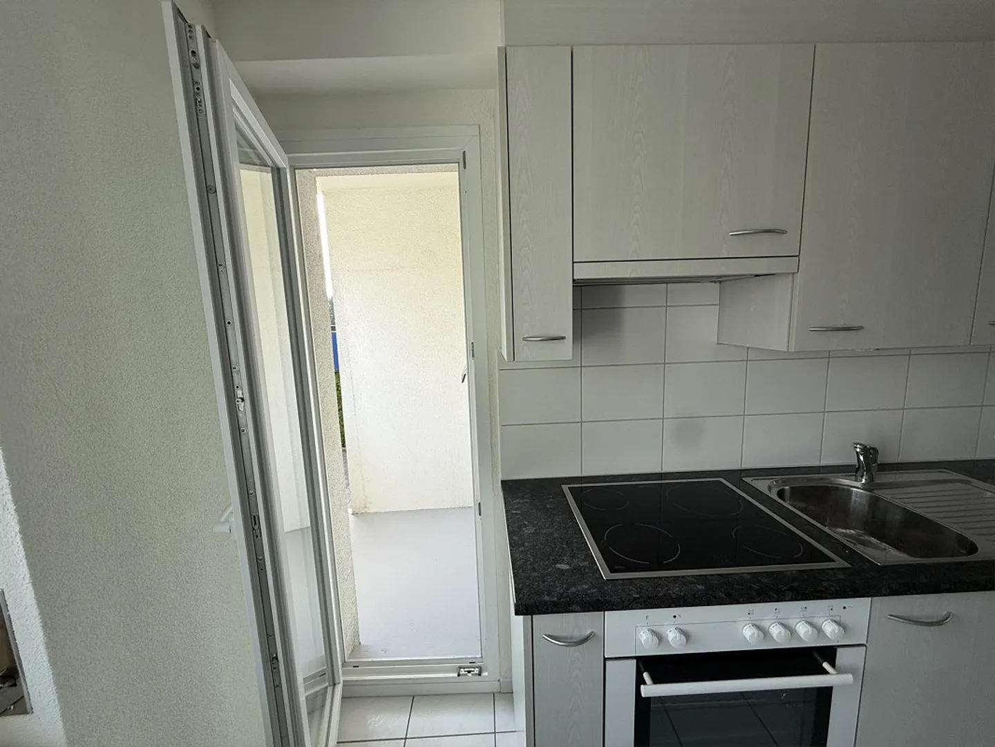 Sonnige Wohnung mit Balkonen - Foto 9 von 10