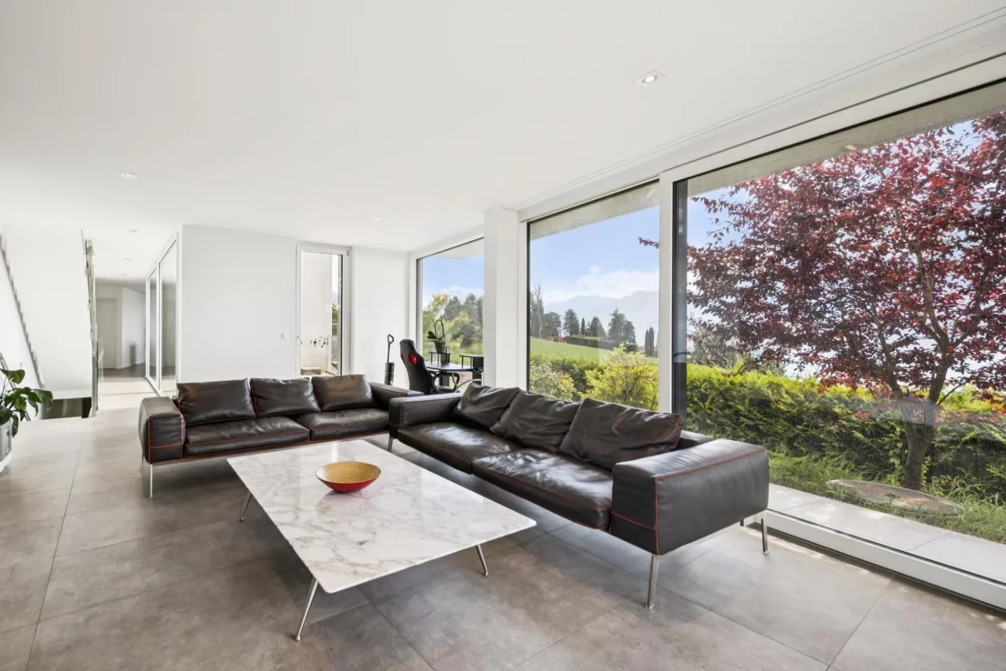 Vue panoramique pour cette villa moderne - Photo 5 sur 13