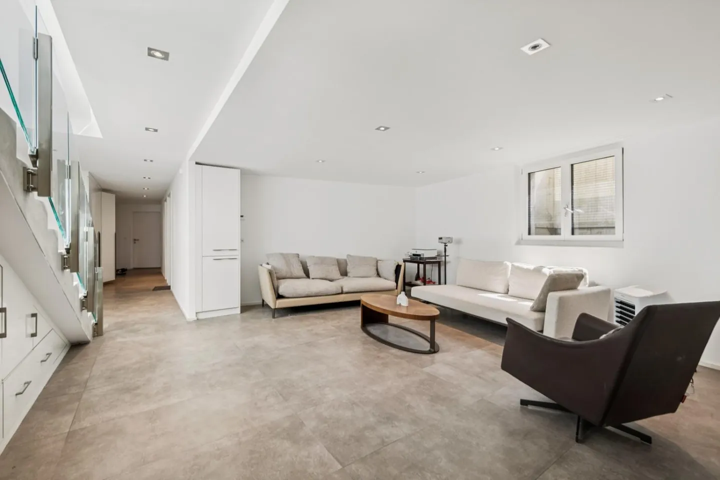 Vue panoramique pour cette villa moderne - Photo 6 sur 13