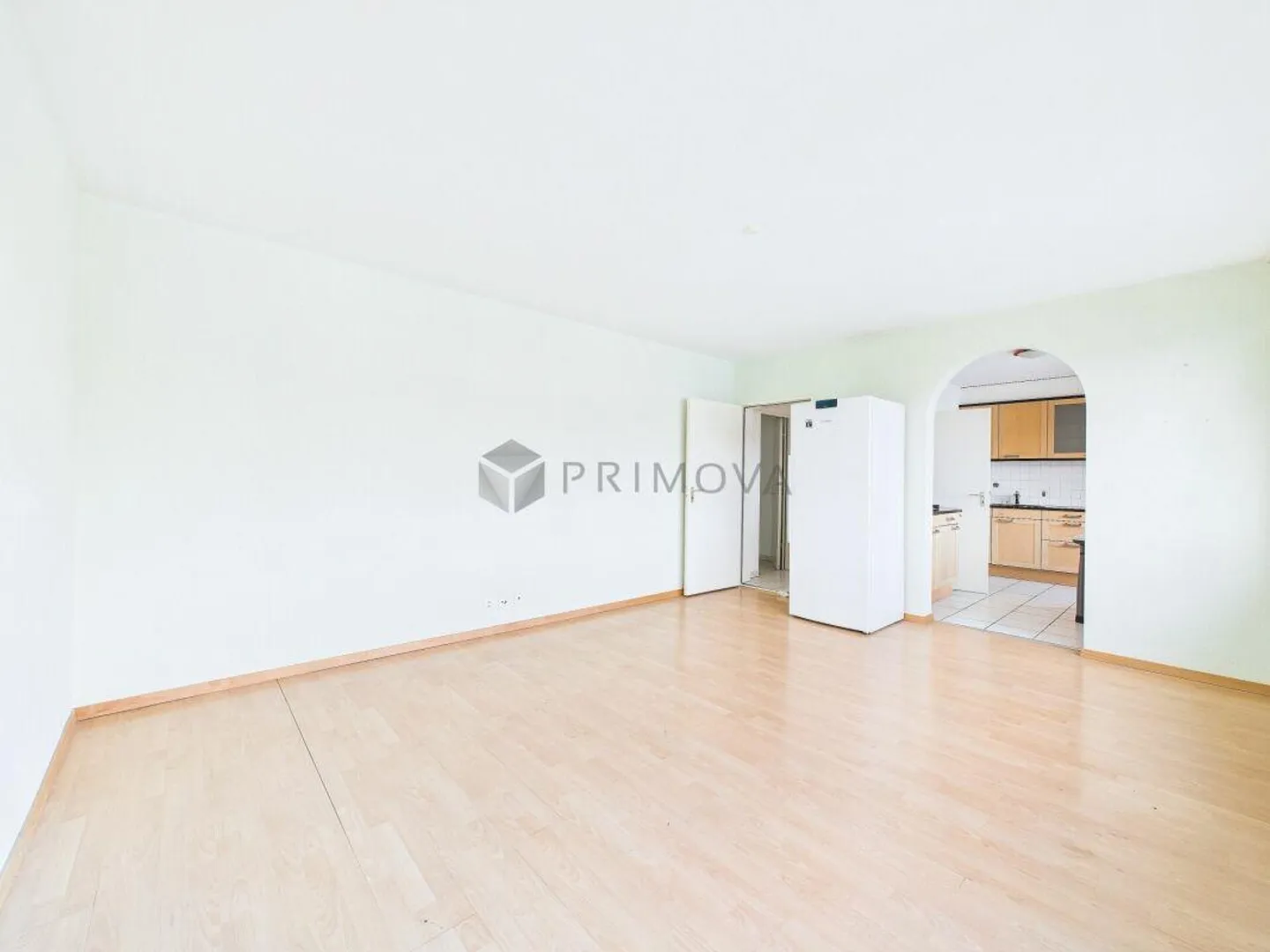 Sonnige 1.5 Zimmer-Wohnung mit grosszügiger Fensterfront und Weitblick ins Grüne - Foto 4 von 7