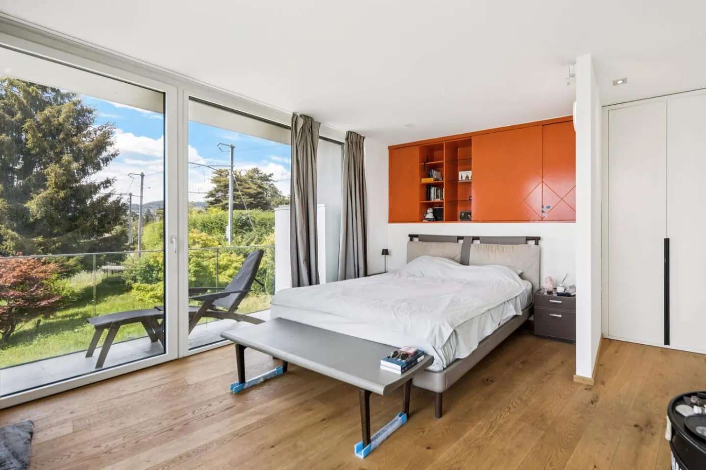 Vue panoramique pour cette villa moderne - Photo 10 sur 13