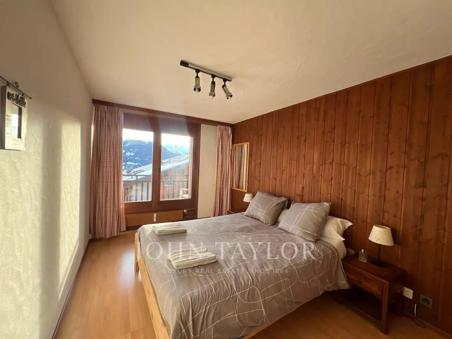 3-Bedroom Alpine Apartment - Photo 3 of 13