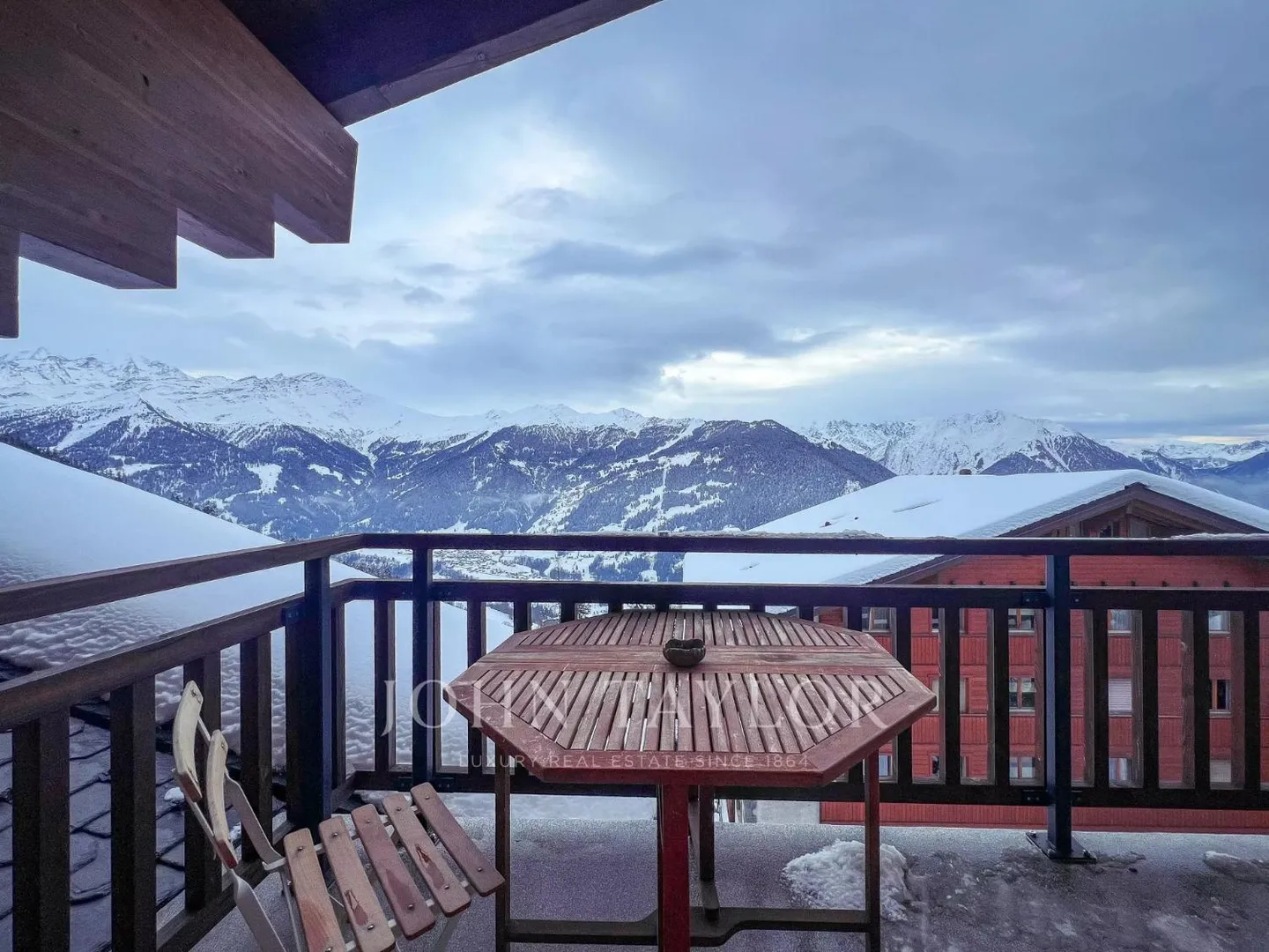 3-Bedroom Alpine Apartment - Photo 4 of 13